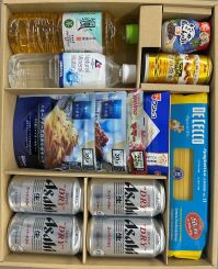 2025年6月にお贈りした3,000円相当の商品（アサヒビールグループ商品、日清製粉グループ商品、フジッコ商品詰合せ） 2023年発送分より梱包箱を小型化し、紙資源の削減を図りました。